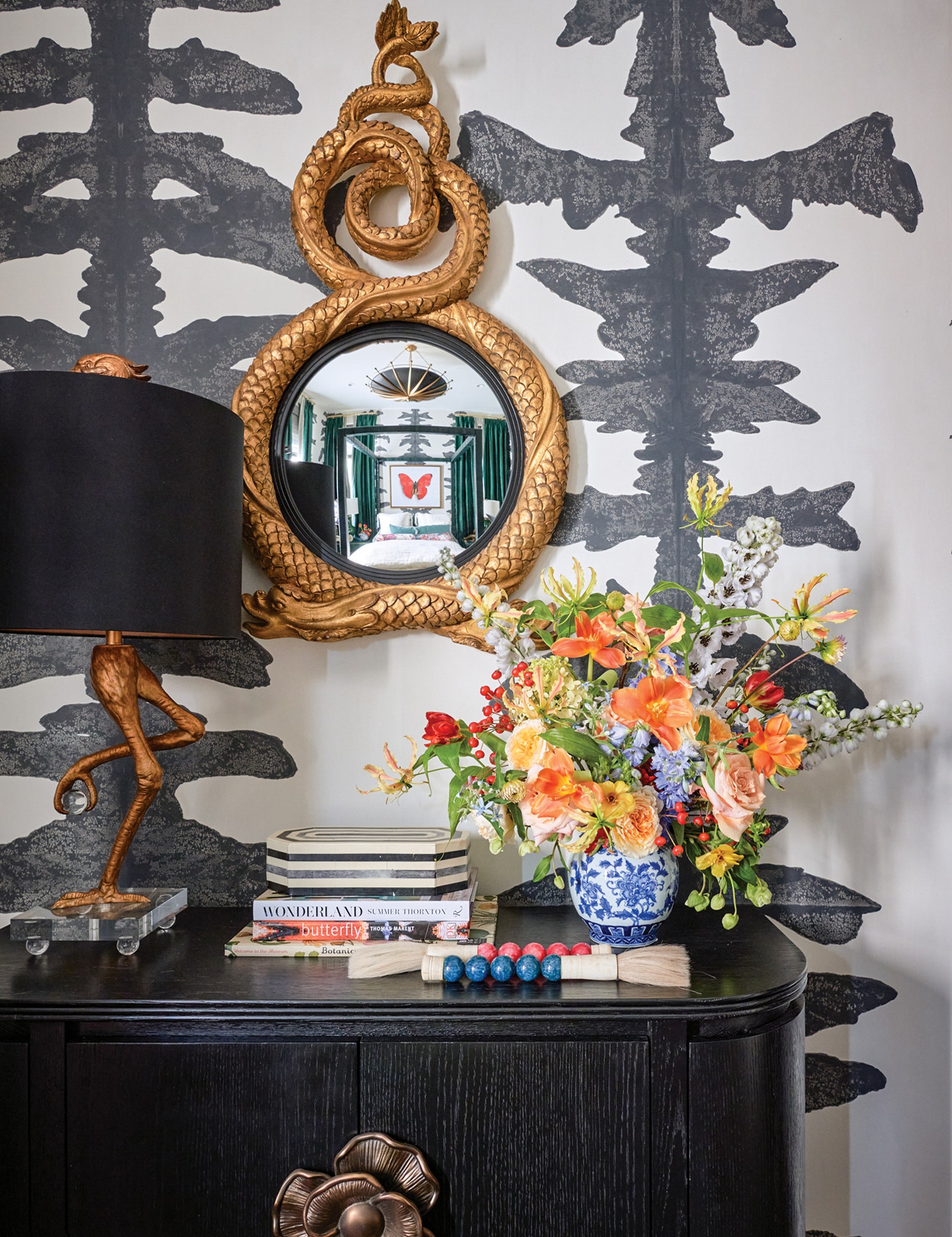 Guest bedroom by Casa Vilora Interiors by Veronica Solomon