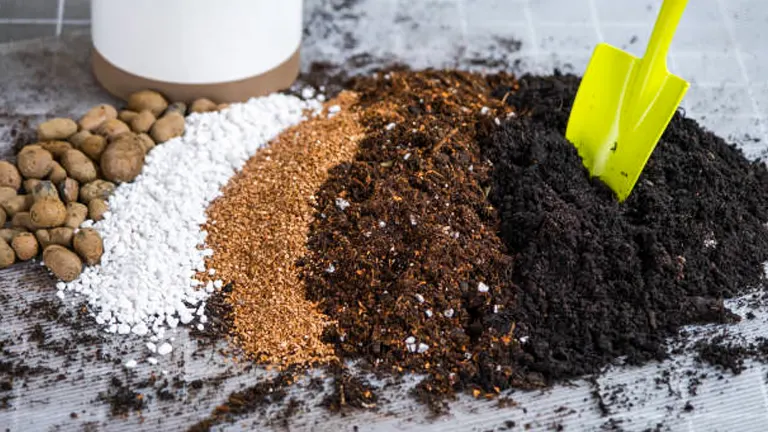 40% Topsoil, 40% Compost, 20% Coarse Sand